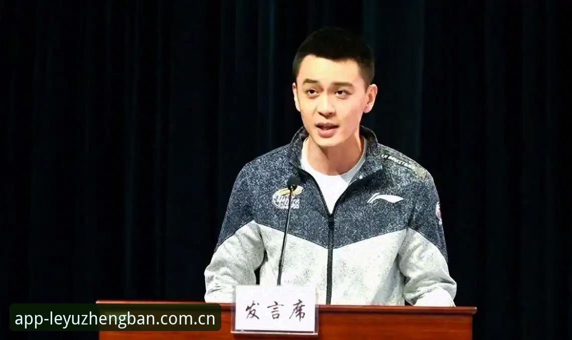 杨鸣C罗压力论深度解析：前锋进球潮下的心理博弈观察教程
